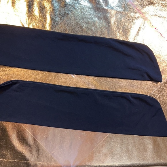 NWOT Black Halter Top - Picture 4 of 6